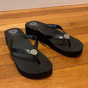 Vince Camuto Black Platform Flip Flops